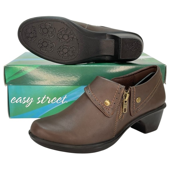 easy street Shoes - Easy Street Darcy Brown Faux Leather Womens Shooties Size 6.5M